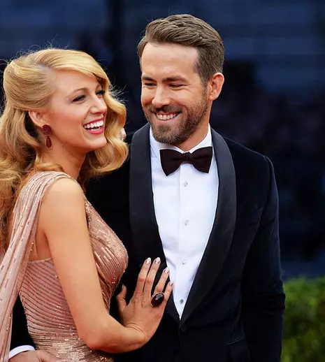 Actorii Blake Lively și Ryan Reynolds și-au mărit familia. Actrița a născut în urmă cu două luni