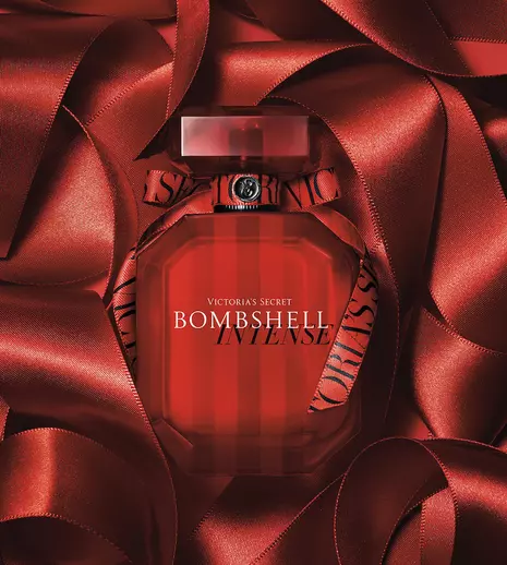 Noul parfum Bombshell Intense de la Victoria’s Secret