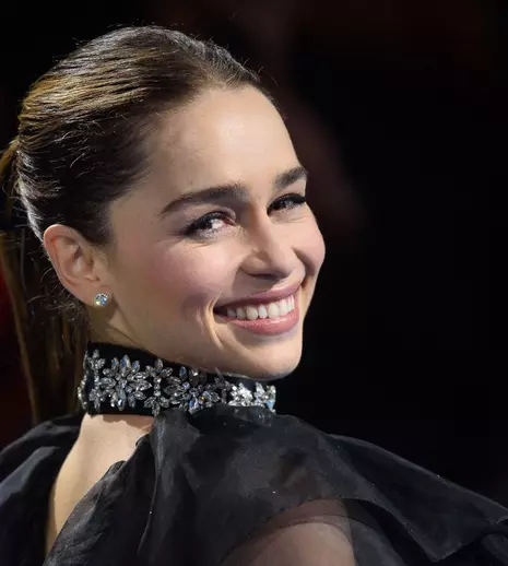 Emilia Clarke scoate la licitație o cină virtuală cu ea pentru a ajuta oamenii care suferă de COVID-19. Ce dorește în schimb?
