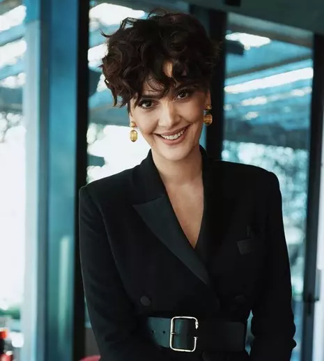Actrița Bergüzar Korel este însărcinată a treia oară. Motivul pentru care a făcut anunțul foarte devreme