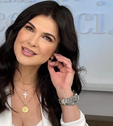Monica Bîrlădeanu, în autoizolare! Vedeta așteaptă acum rezultatul testului COVID și sfaturi de la fani