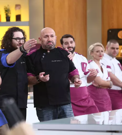 „Chefi la cuțite”. Cine a fost eliminat. Cătălin Scărlătescu a pierdut încă un concurent