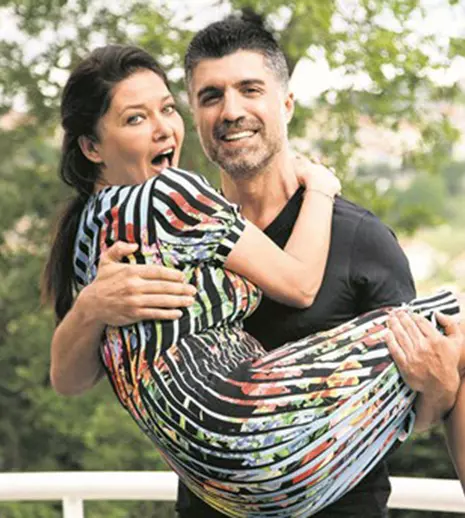 Ce mai fac actorii turci Özcan Deniz și Nurgül Yeşilçay