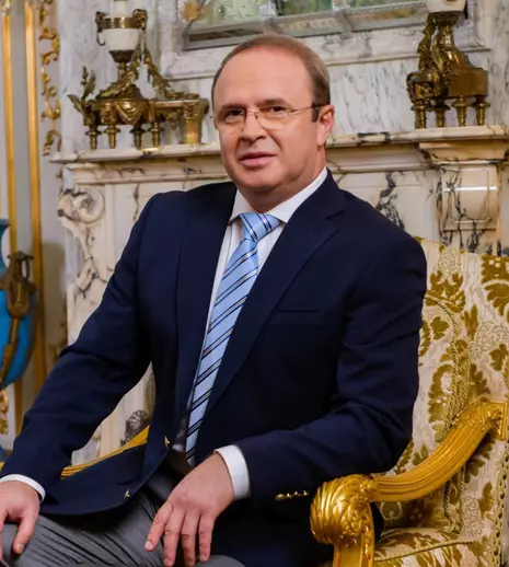 Un nou invitat special în „Secretele Președintelui”. O celebră vizionară, în serialul de la Prima TV