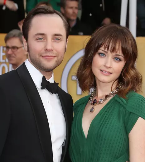 Alexis Bledel din „Povestea slujitoarei” și soțul ei, Vincent Kartheiser, divorțează după 8 ani de căsnicie