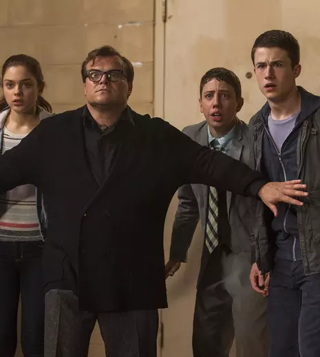 Filme la TV. Ce filme sunt pe AXN în weekend13-15 august 2022: „Goosebumps”, „Al naibii tratament!”