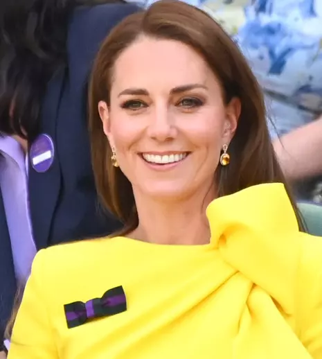 Cine o va interpreta pe Kate Middleton în serialul „The Crown”.  Actrița are doar 19 ani și nu a mai apărut niciodată pe micul ecran