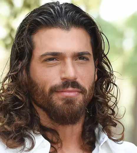 Can Yaman nu are timp liber: „Scopul meu în viață este să găsesc noi obiective”. Actorul învață spaniola pentru roluri internaționale