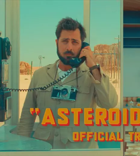 A apărut trailerul noului film semnat Wes Anderson, „Asteroid City”. Distribuția e colosală