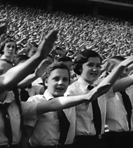Femei sub steagul lui Hitler sau când vinovații nu plătesc