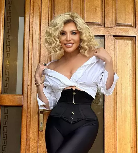 Loredana a împlinit 53 de ani. Primele imagini de la petrecerea extravagantă a vedetei Antena 1