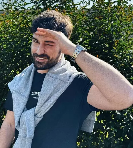 Alp Navruz revine pe micile noastre ecrane în serialul turcesc „Îngeri tăcuți”. Când e premiera