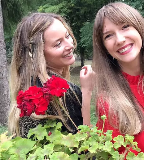 Adela Popescu, reacție neașteptată la vestea că Laura Cosoi așteaptă al patrulea copil. Ce mesaj a transmis