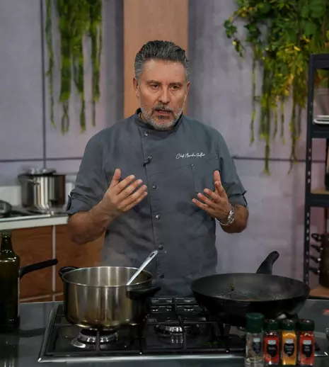 Cine este soția lui Alexandru Sautner, noul jurat de la „Chefi la cuțite”. Flavia împărtășește pasiunea pentru arta culinară