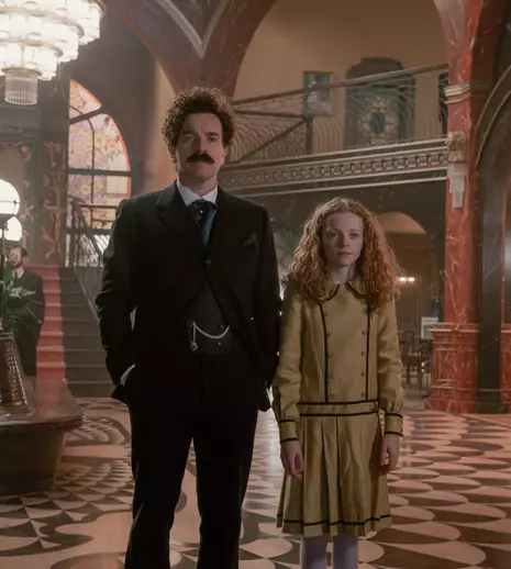 „Un gentleman la Moscova”, tot ce trebuie să știți despre serialul de le SkyShowtime. Premieră, poveste, distribuție, trailer