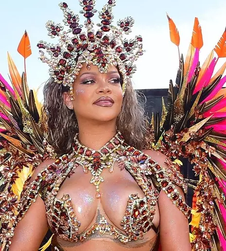Rihanna, într-o ținută incendiară, la Festivalul Crop Over. Cum arată acum, după două nașteri