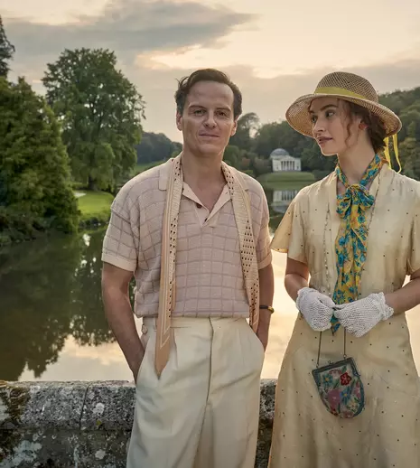 Miniseria britanică „The Pursuit of Love” revine la BBC First. Când e programat primul episod