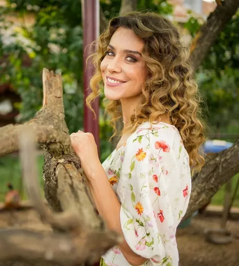 Andreea Vasile, despre provocările din Iubire cu parfum de lavandă. „E foarte important cum îţi dozezi energia”. EXCLUSIV