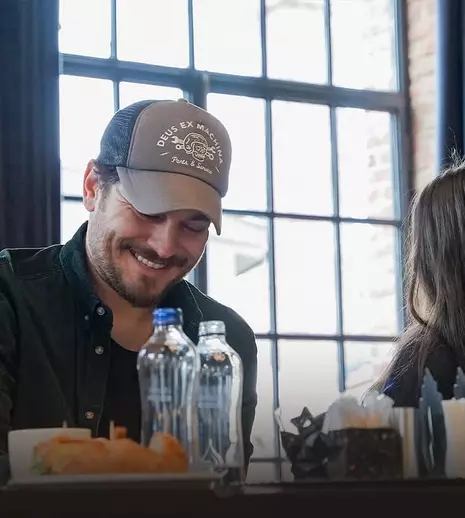 Demet Özdemir și Çağatay Ulusoy, pentru prima dată împreună într-un serial turcesc. Au început filmările noului serial turcesc „Eşref Rüya”
