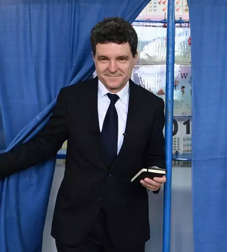 Alegeri prezidențiale 2025: Nicușor Dan a votat alături de soția sa. „E un punct de cotitură. Am votat pentru o direcție europeană, nu pentru izolarea României”