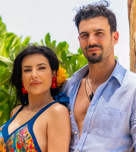 Cine sunt Isabel Martinez Villa și Claudiu Borca de la Insula iubirii 2025, sezonul 9. După 19 ani împreună, sunt gata să riște tot în Thailanda