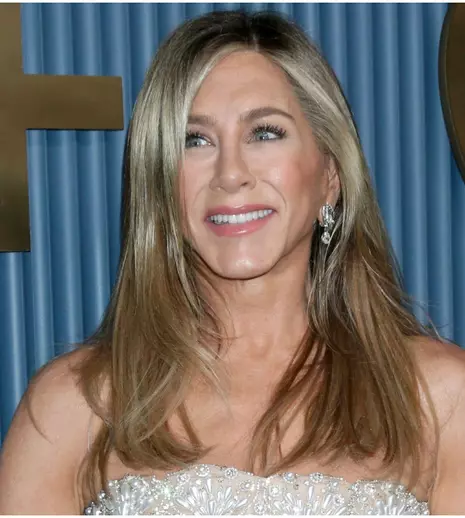 Jennifer Aniston nu-și mai ascunde relația. Cine este Jim Curtis, noul iubit al actriței și ce diferență de vârstă este între ei