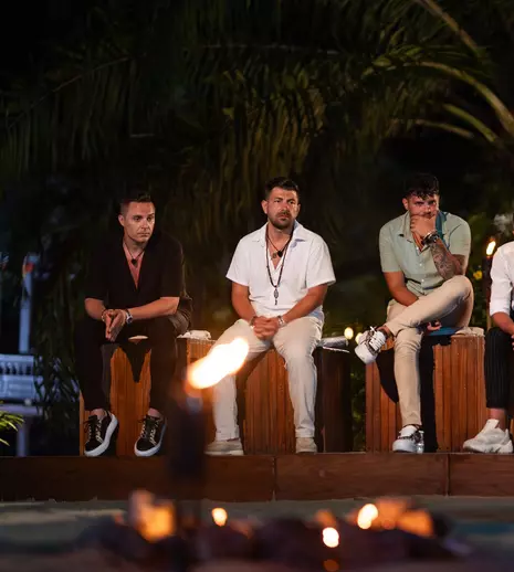Insula Iubirii - 11 august 2025. Liniștea concurenților este tulburată de bonfire. Adevăruri dureroase ies la lumină