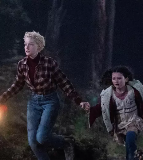 „Wolf Man” pe SkyShowtime: Christopher Abbott și Julia Garner în rolurile principale