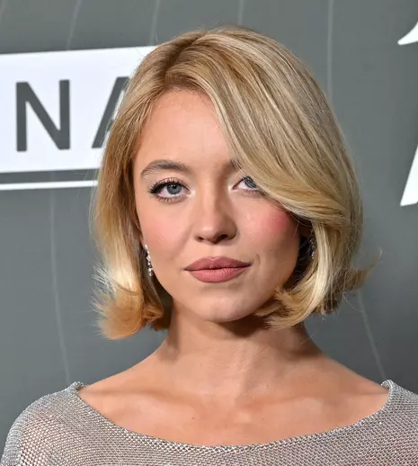Sydney Sweeney a renunțat la haine și la inhibiții. Cum a apărut pe covorul roșu la un eveniment monden din Los Angeles