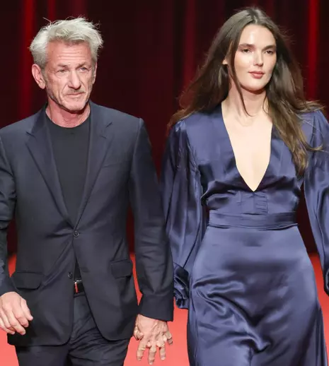 Sean Penn, topit după moldoveanca Valeria Nicov. Actorul și iubita cu 35 de ani mai tânără, surprinși în ipostaze tandre