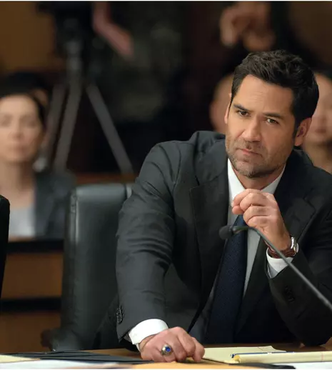 Netflix confirmă sezonul 5 „The Lincoln Lawyer”! Mickey Haller revine în „Avocatul din limuzină” cu noi episoade