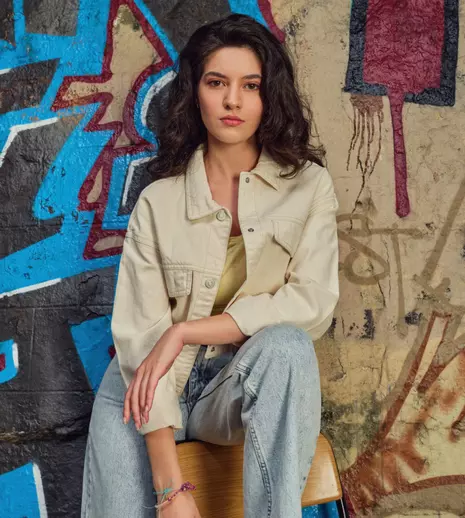 Cine este Sanem Babi. De la copilăria în Germania la succesul din „O nouă șansă”. Cu ce actor faimos se iubește frumoasa Aylin