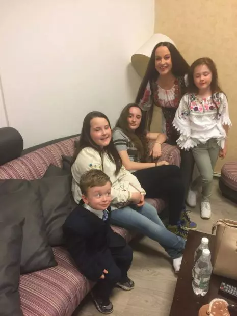 Maria-Dragomiroiu-si-cei-4-nepoti-ai-sai-465x620-1