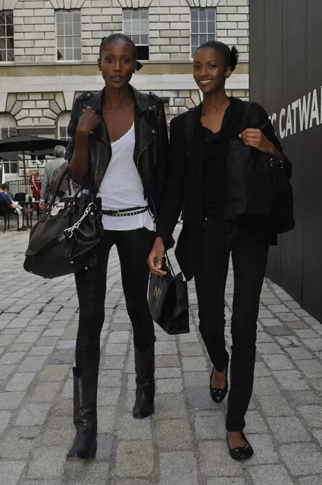 Models own clothes Londra