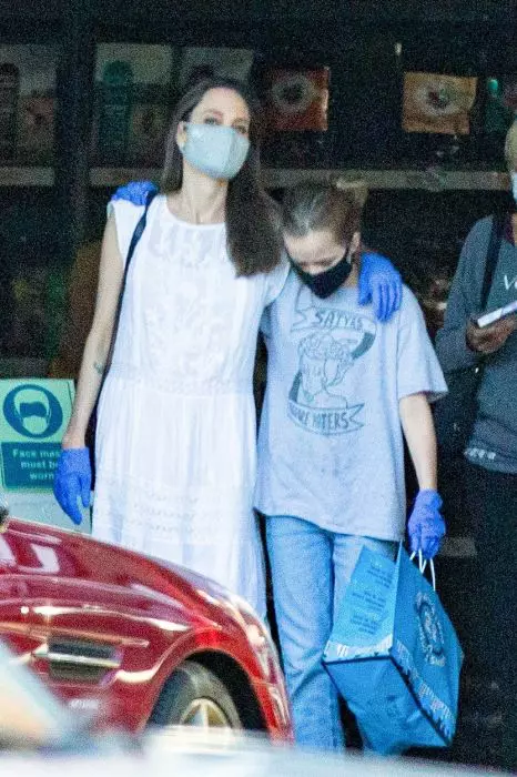 Angelina si Vivienne