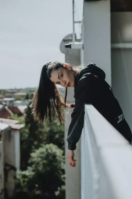 Cine este artista EMAA (2)