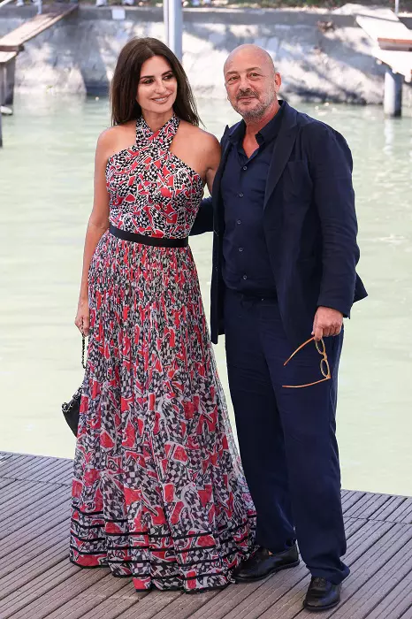 Penelope Cruz arrives to Excelsior Hotel pier - Venice
