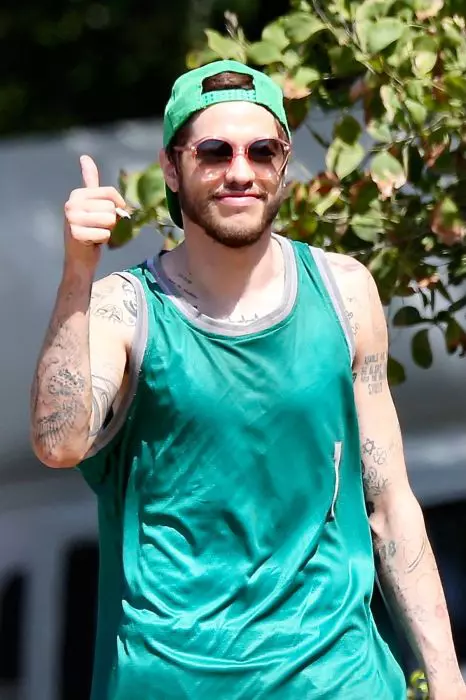 Pete Davidson s-a internat la reabilitare