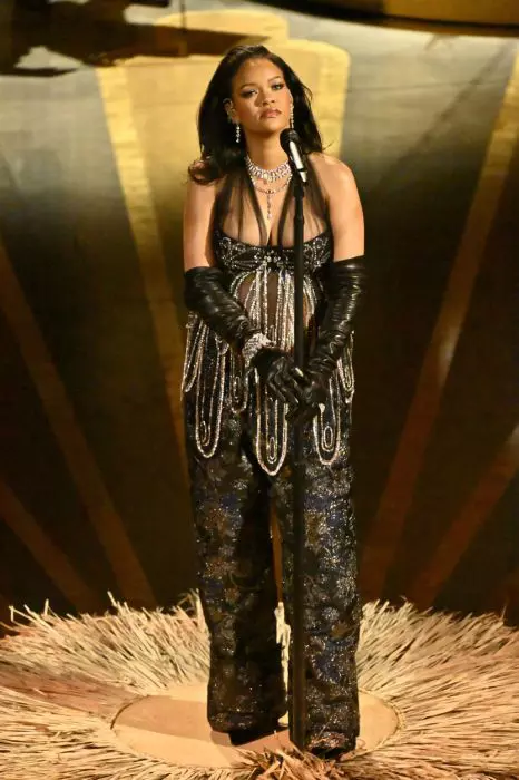 Rihanna a devenit mamă pentru a doua oară