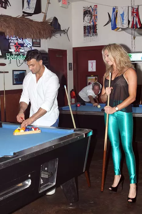 *EXCLUSIVE* Jeremy Jackson and Loni Willison on their honey moon in Maui New Years Eve 2012