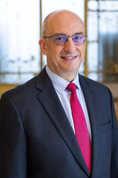 Dr. Dragos Vinereanu