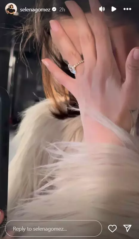 Selena Gomez și Benny Blanco s-au logodit  (5)
