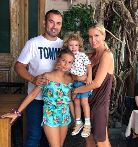 Andreea-Bănică-Lucian-Mitrea-și-copiii-lor-Sofia-și-Noah-2-467x500