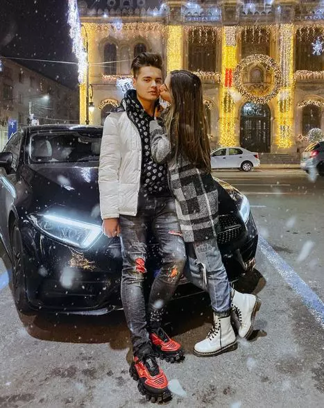 Selly și iubita lui, Smaranda