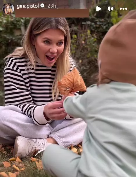 cit-de-mult-a-crescut-josephine-gina-pistol-noi-imagini-adorabile-cu-fiica-ei-si-a-lui-smiley-4