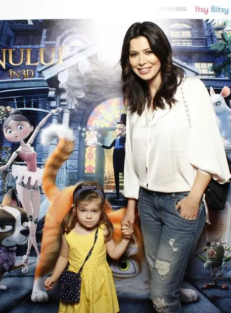 Simona Patruleasa Ivanof si Ingrid