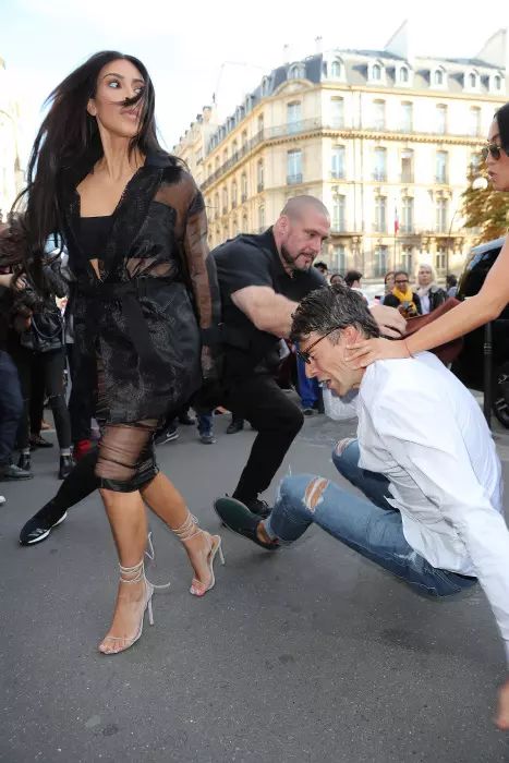 Kim Kardashian atacata
