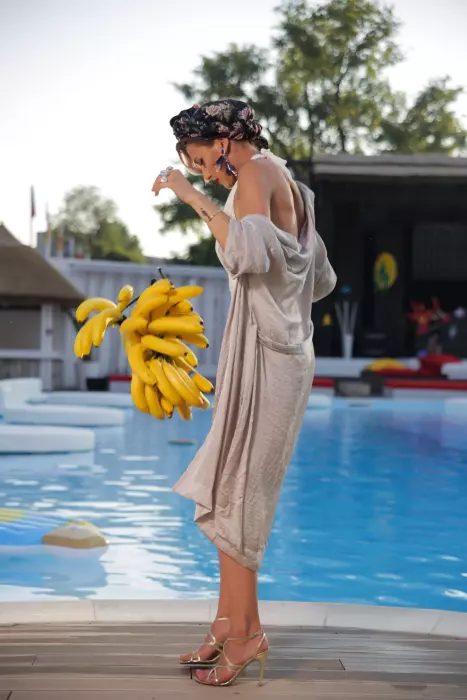 Alina Eremia si trupa Vunk au lansat piesa Imbracati sau goi