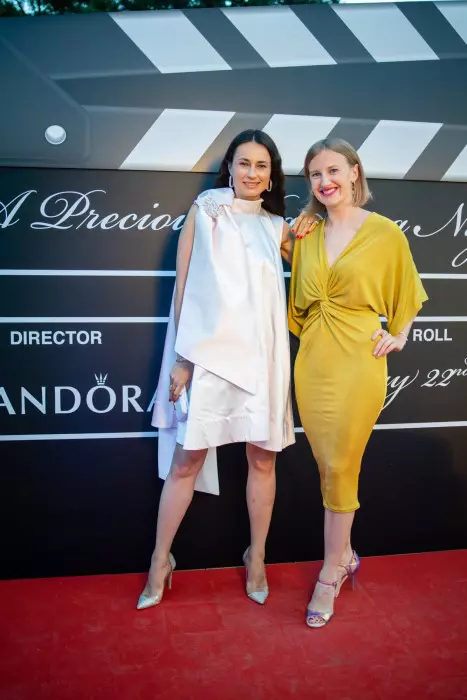 Roxana Voloseniuc & Joanna Cywinska