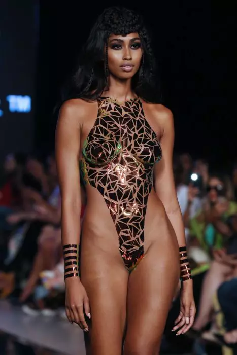 Săptămâna Costumelor de Baie